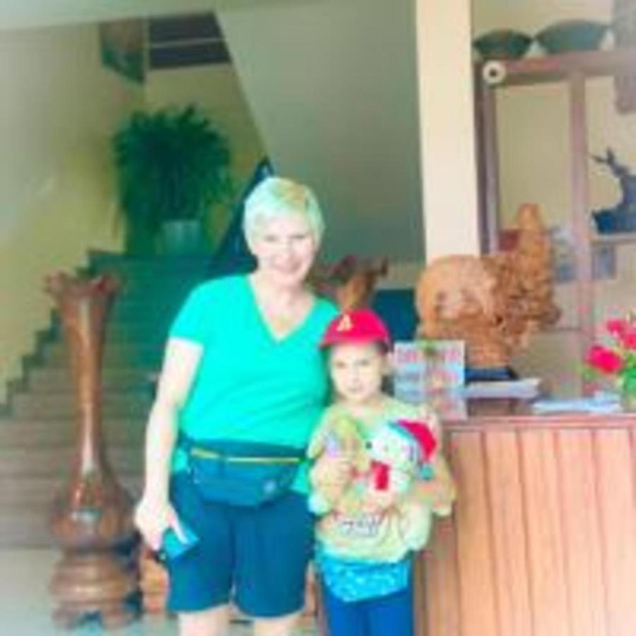 Window Homestay Kon Tum Exterior foto